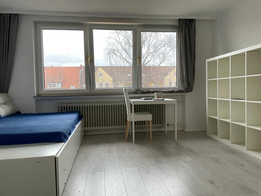 vermietete Wohnung - Mehrfamilienhaus mit 13 Wohneinheiten in Hildesheim