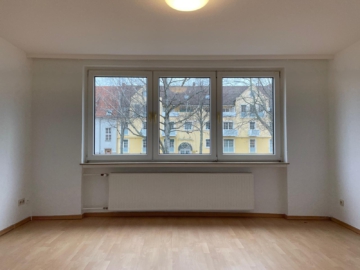 Fensterfront - Mehrfamilienhaus mit 13 Wohneinheiten in Hildesheim