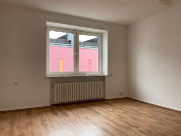 Renovierte Wohnung - Mehrfamilienhaus mit 13 Wohneinheiten in Hildesheim