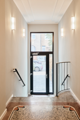 Eingangsbereich - 2-Raum Apartment mit Einbauküche in der List – hochwertig saniert