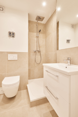 Badezimmer - Vollsanierte 2-Zimmerwohnung mit hochwertiger Einbauküche in Bestlage Hildesheim