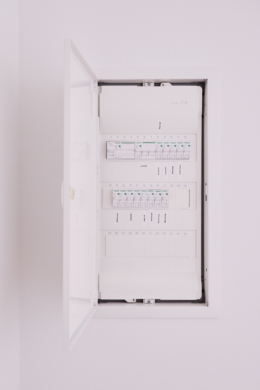 Neue Elektrik - Vollsanierte 2-Zimmerwohnung mit hochwertiger Einbauküche in Bestlage Hildesheim