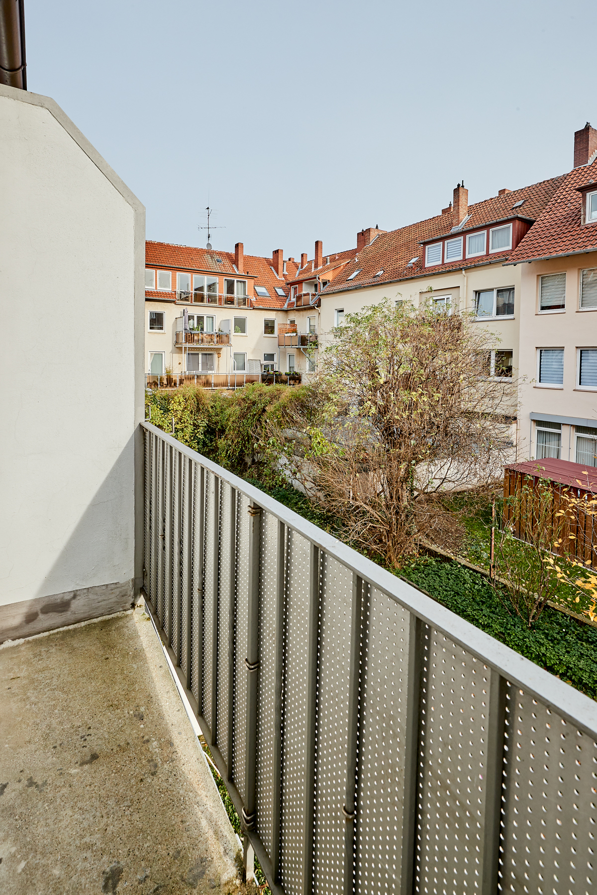 Balkon mit Ausblick - Vollsanierte 2-Zimmerwohnung mit hochwertiger Einbauküche in Bestlage Hildesheim