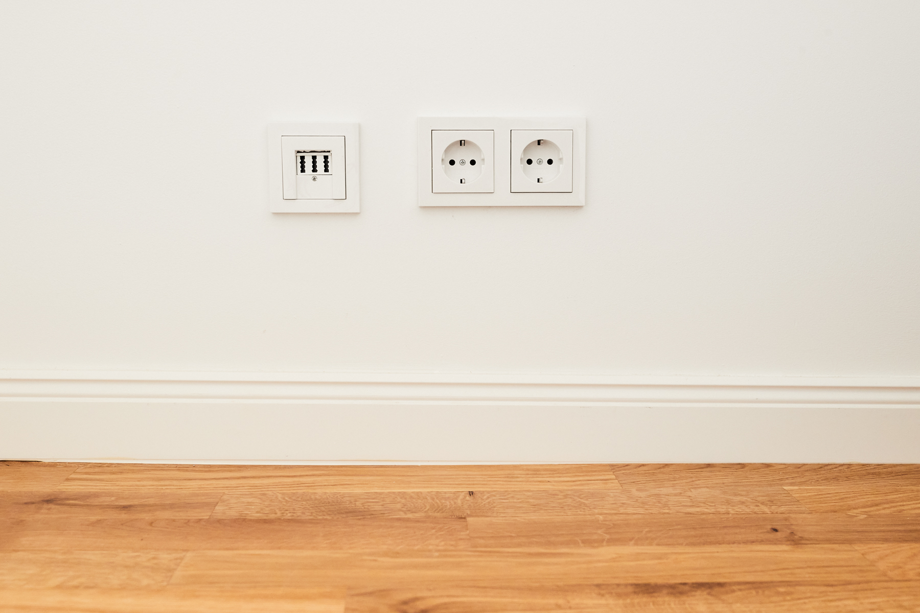 Detail-Steckdosen - Vollsanierte 2-Zimmerwohnung mit hochwertiger Einbauküche in Bestlage Hildesheim