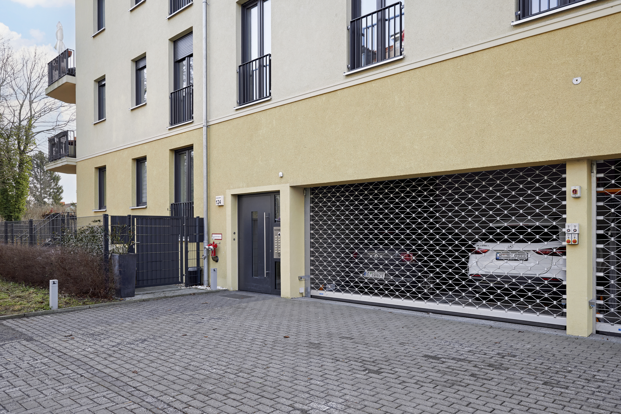 Stellplatz - Zwei Etagen – Familientraum auf 6 Zimmern mit Gartenanteil im energetischen Neubau