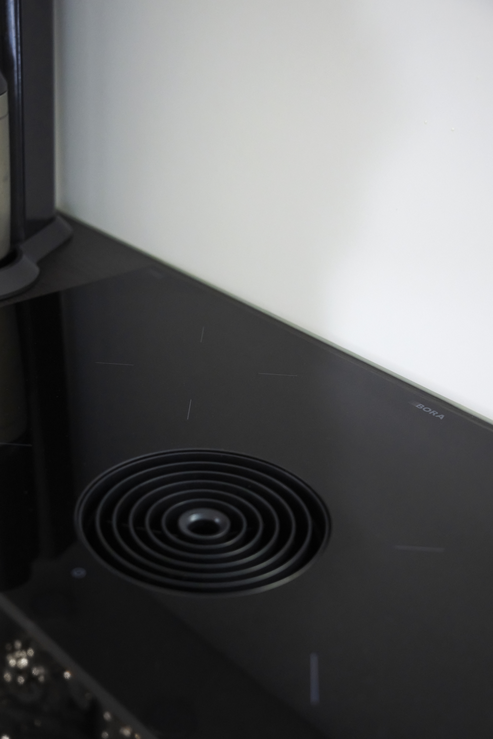 Einbauküche_Bora Kochfeld - Zwei Etagen – Familientraum auf 6 Zimmern mit Gartenanteil im energetischen Neubau