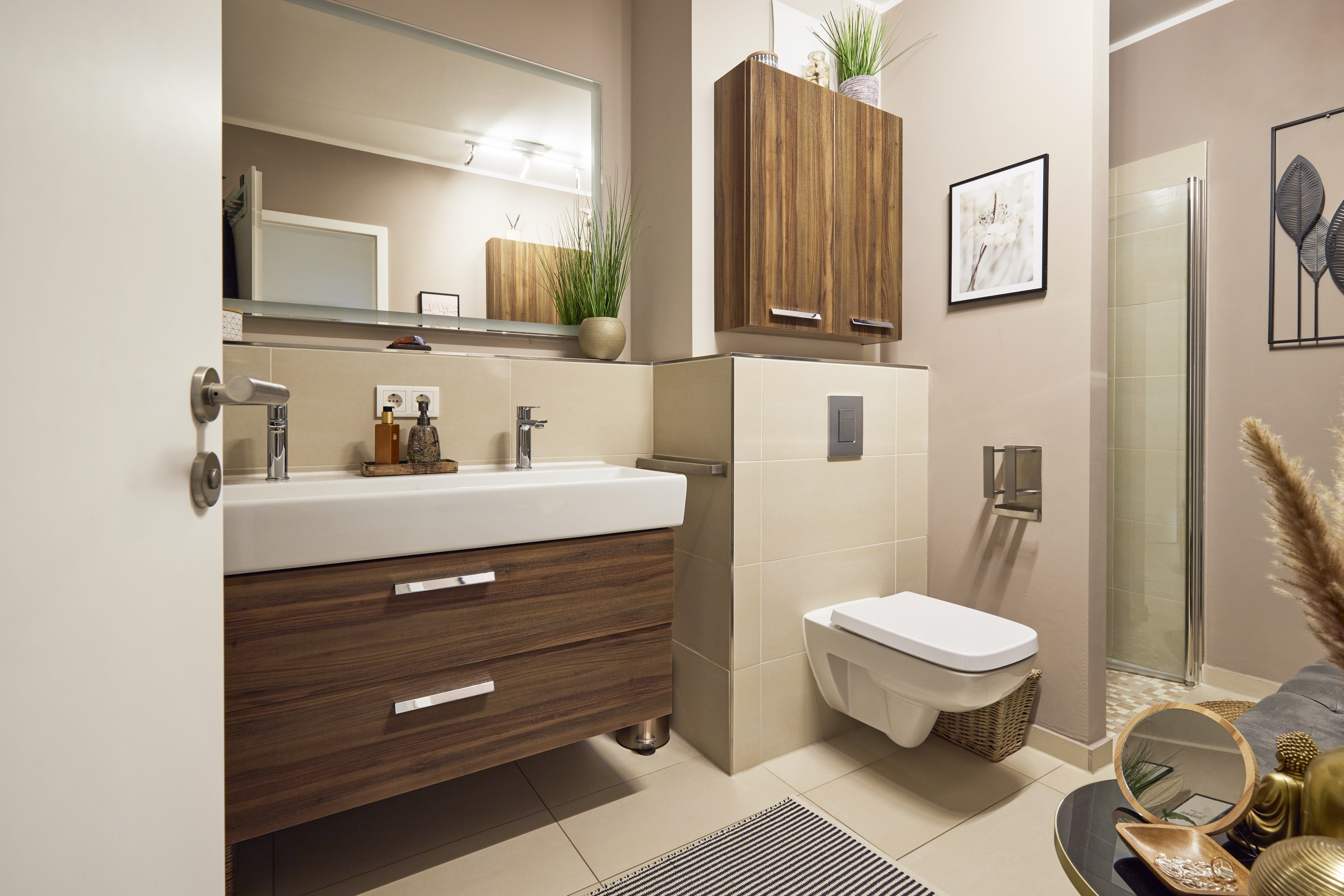 Badezimmer obere Etage - Zwei Etagen – Familientraum auf 6 Zimmern mit Gartenanteil im energetischen Neubau