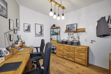 Zimmer_1-obere Etage_ - Zwei Etagen – Familientraum auf 6 Zimmern mit Gartenanteil im energetischen Neubau