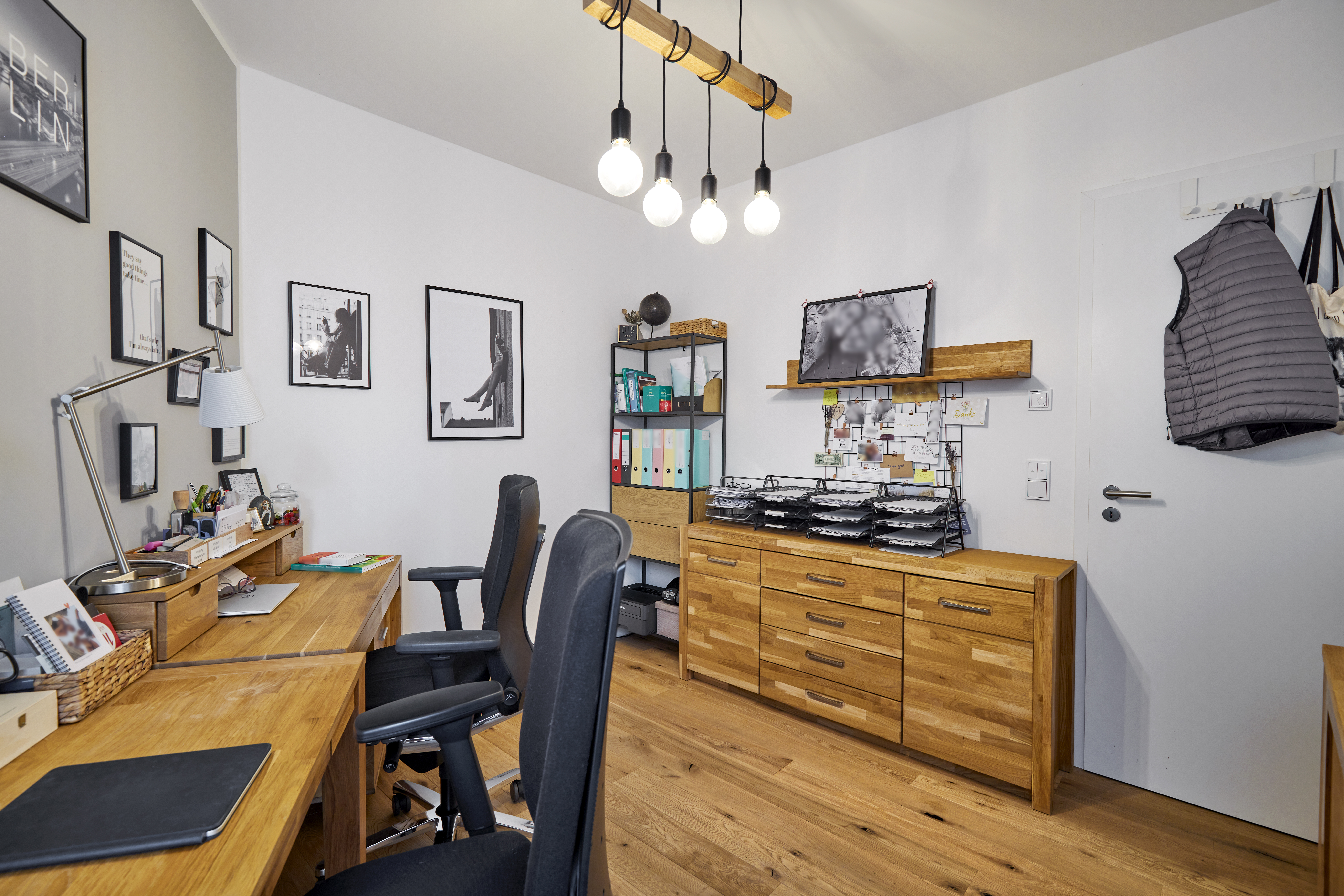 Zimmer_1-obere Etage_ - Zwei Etagen – Familientraum auf 6 Zimmern mit Gartenanteil im energetischen Neubau