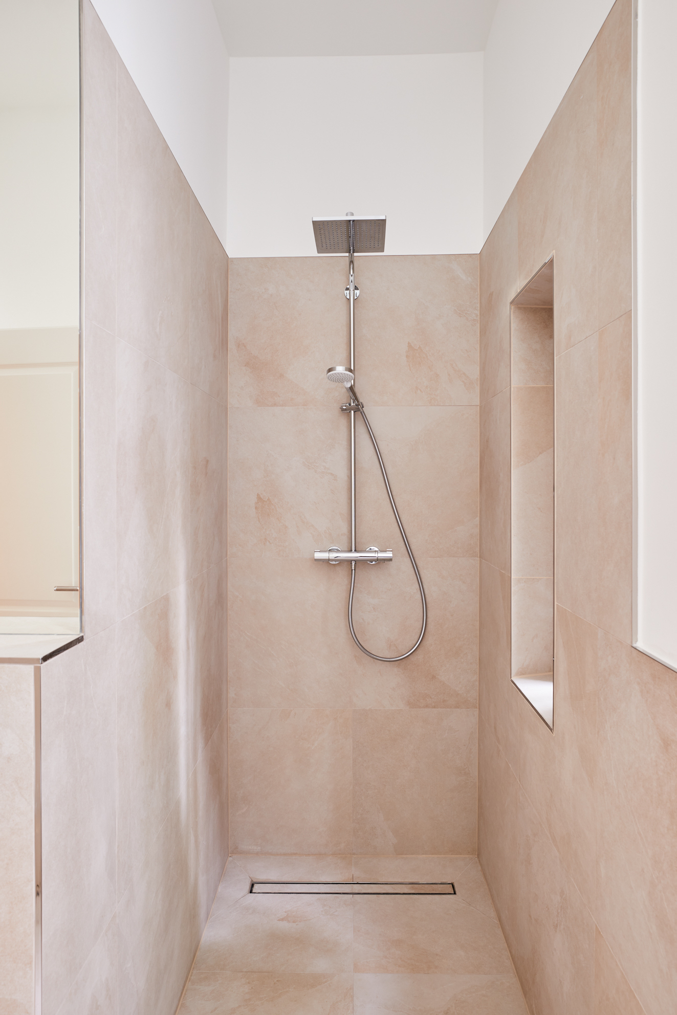 Walk-In Dusche - 112m2 – Wohnen in Toplage mit viel Raum und 5 Zimmern