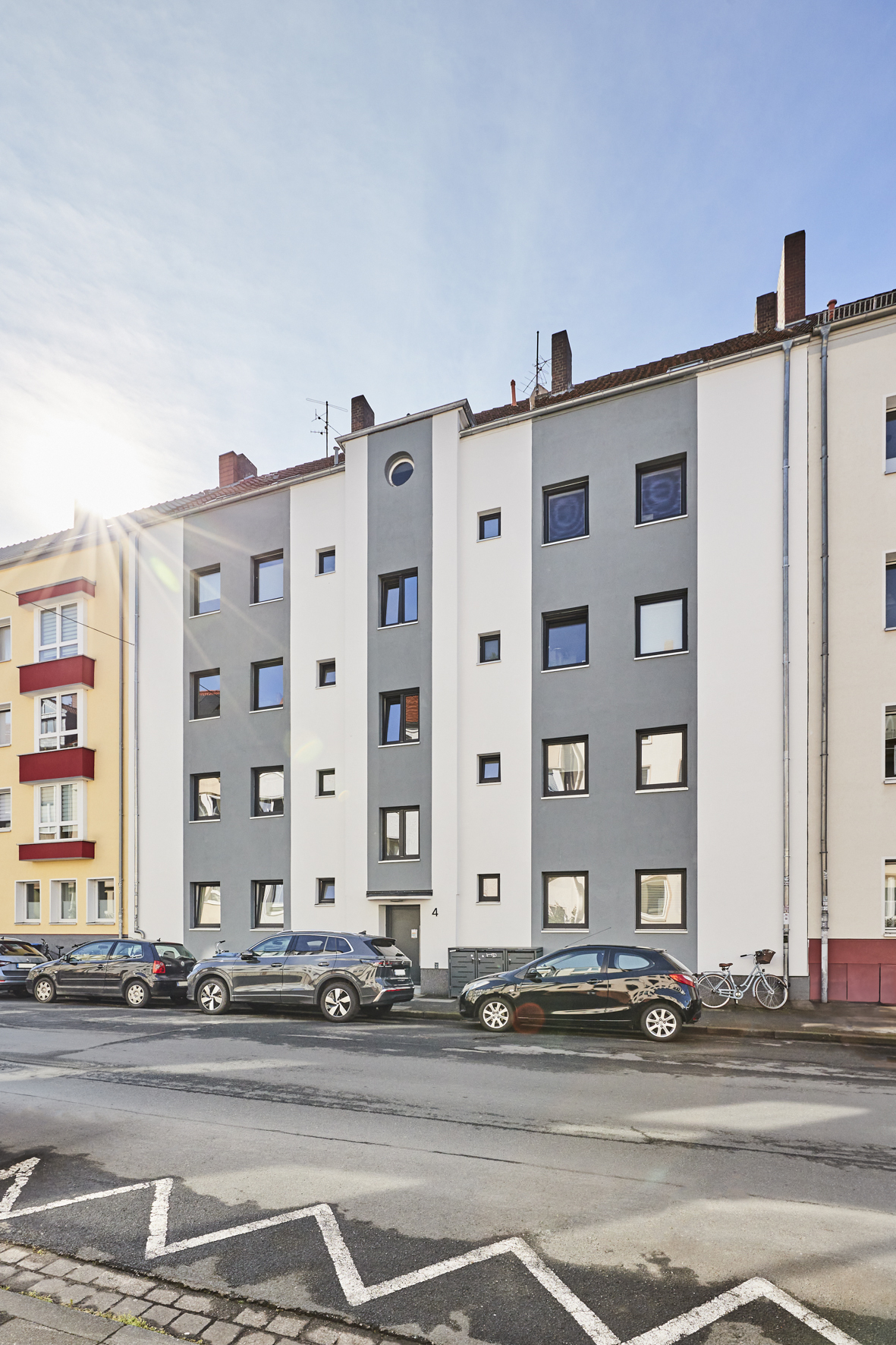 Aussenansicht_1 - Toplage Südstadt – Sanierte 2.-Zimmerwohnung mit Einbauküche und Möblierung