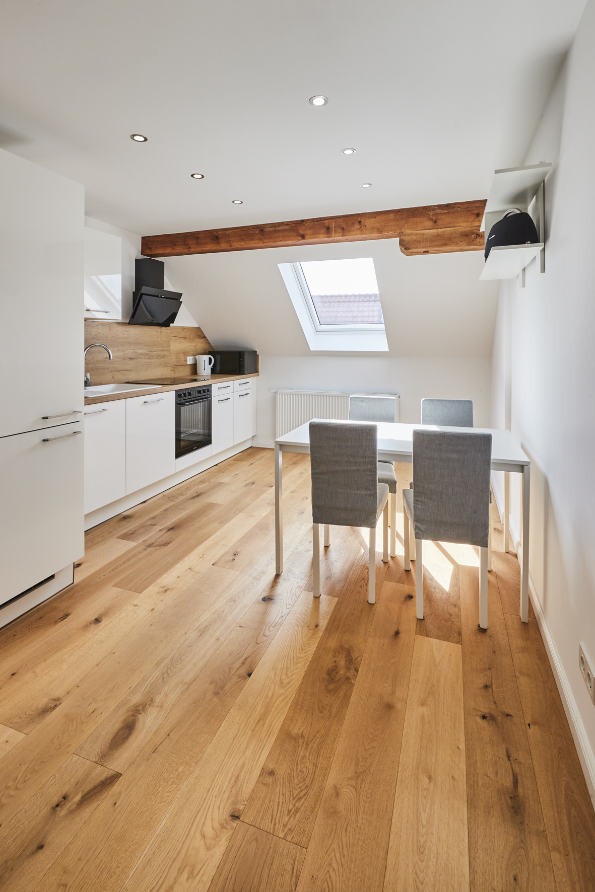 Wohnen Essen_1 - Toplage Südstadt – Sanierte 2.-Zimmerwohnung mit Einbauküche und Möblierung