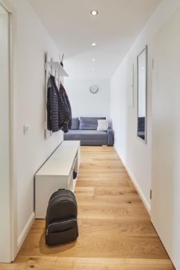 Flur - Toplage Südstadt – Sanierte 2.-Zimmerwohnung mit Einbauküche und Möblierung