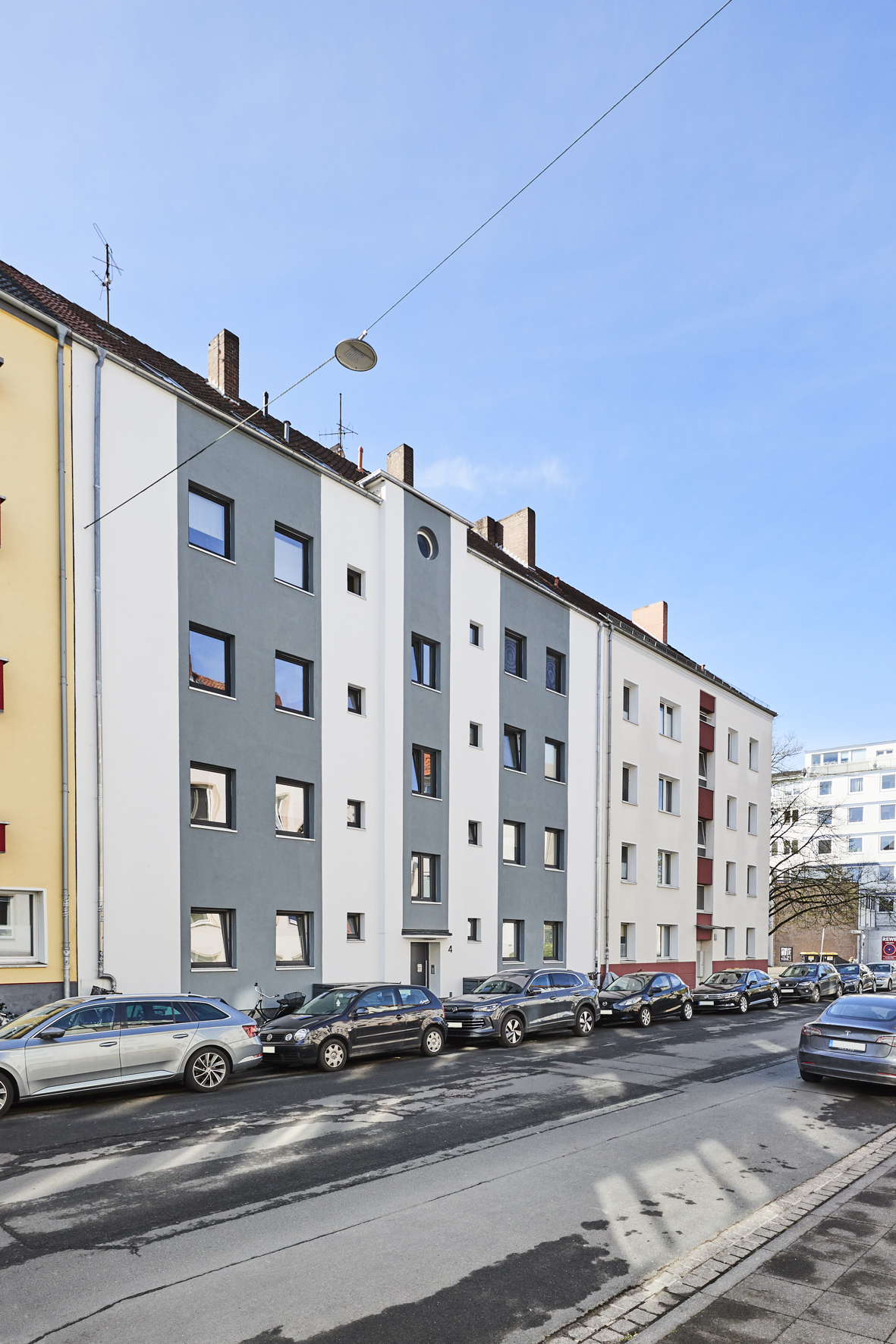 Aussenansicht_ - Toplage Südstadt – Sanierte 2.-Zimmerwohnung mit Einbauküche und Möblierung