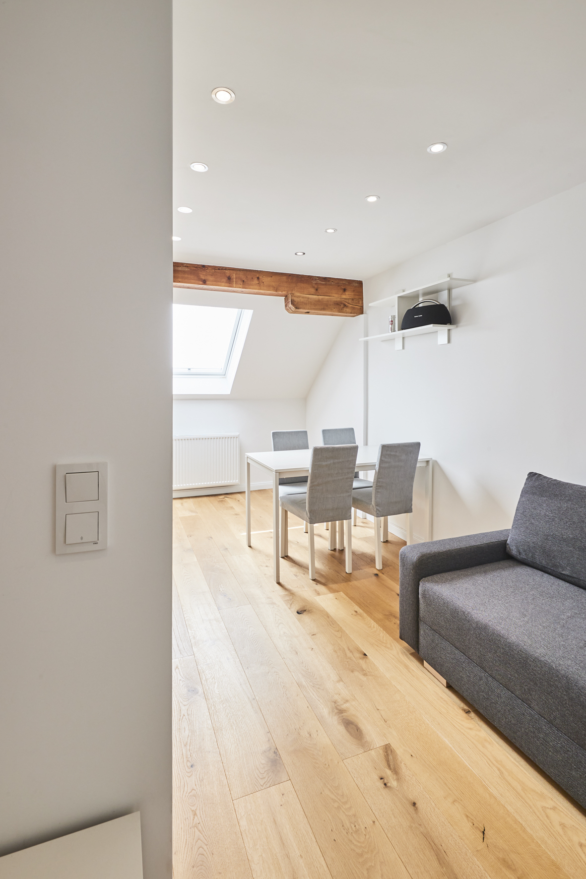 Wohnen Essen_2 - Toplage Südstadt – Sanierte 2.-Zimmerwohnung mit Einbauküche und Möblierung