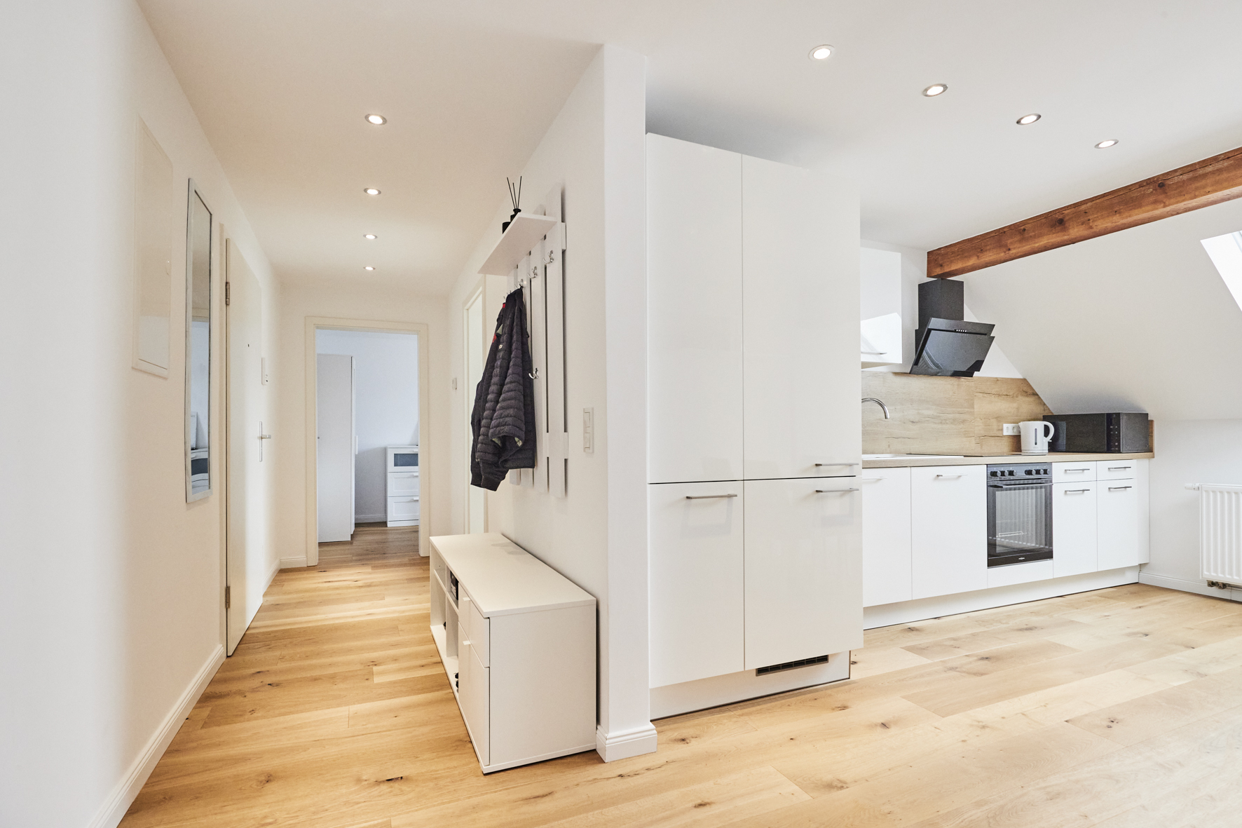 Breitformat - Toplage Südstadt – Sanierte 2.-Zimmerwohnung mit Einbauküche und Möblierung