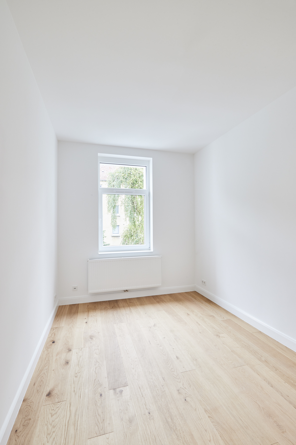 Zimmer 2 - Moderne Hochwertigkeit im Altbau – 3 Zimmer mit Einbauküche und höchster Ausstattung in Linden