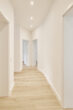 Moderne Hochwertigkeit im Altbau - 3 Zimmer mit Einbauküche und höchster Ausstattung in Linden - Flur_