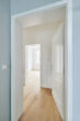 Moderne Hochwertigkeit im Altbau - 3 Zimmer mit Einbauküche und höchster Ausstattung in Linden - Blick zum Flur