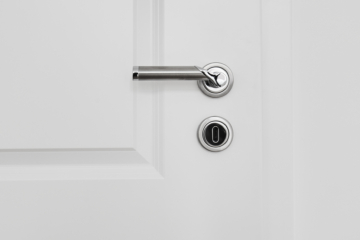 Detail_Tür_ - Moderne Hochwertigkeit im Altbau – 3 Zimmer mit Einbauküche und höchster Ausstattung in Linden