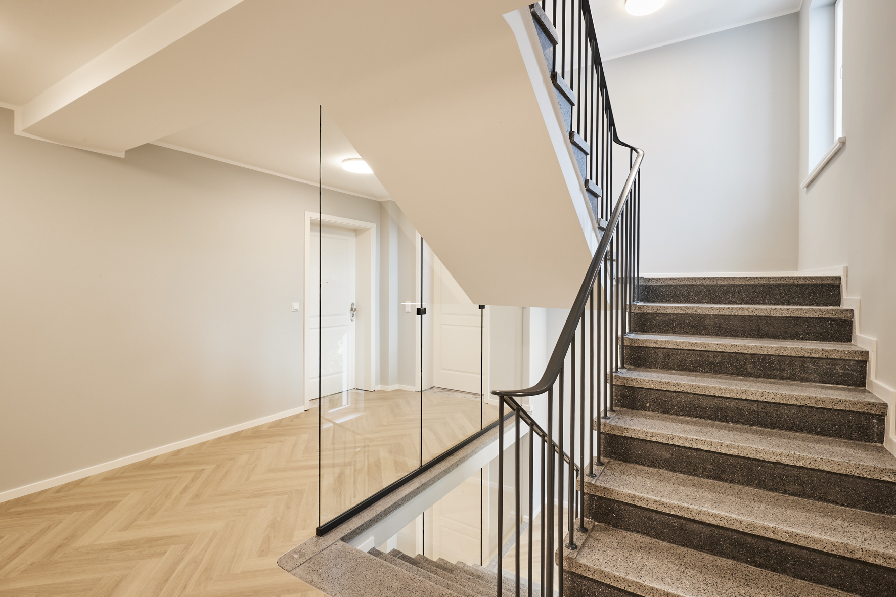 Treppenhaus - Baugenehmigung vorhanden – Ca. 241m2 Dachgeschoss-Rohling in Bestlage List