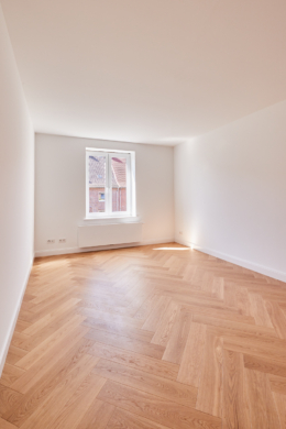 Zimmer 2 - *Reserviert* Aufwendig sanierte 3-Zimmer mit Balkon – Südstadt