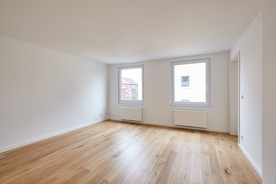 Wohnzimmer - **2-Zimmerwohnung mit Einbauküche** Erstbezug nach hochwertiger Sanierung