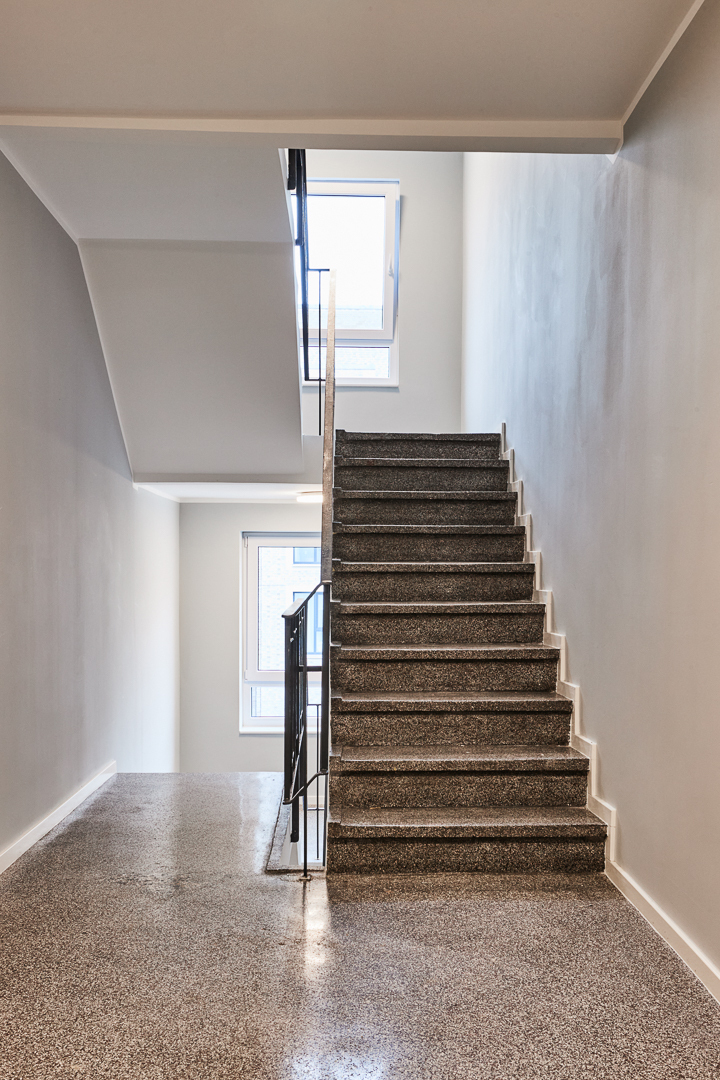 Trreppenhaus_ - **2-Zimmerwohnung mit Einbauküche** Erstbezug nach hochwertiger Sanierung