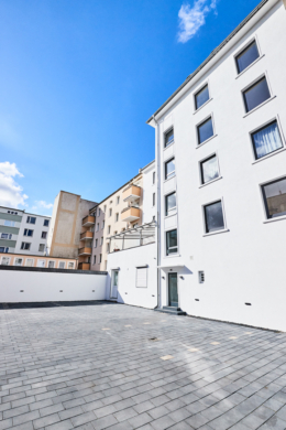 Hausansicht-Rück - **2-Zimmerwohnung mit Einbauküche** Erstbezug nach hochwertiger Sanierung