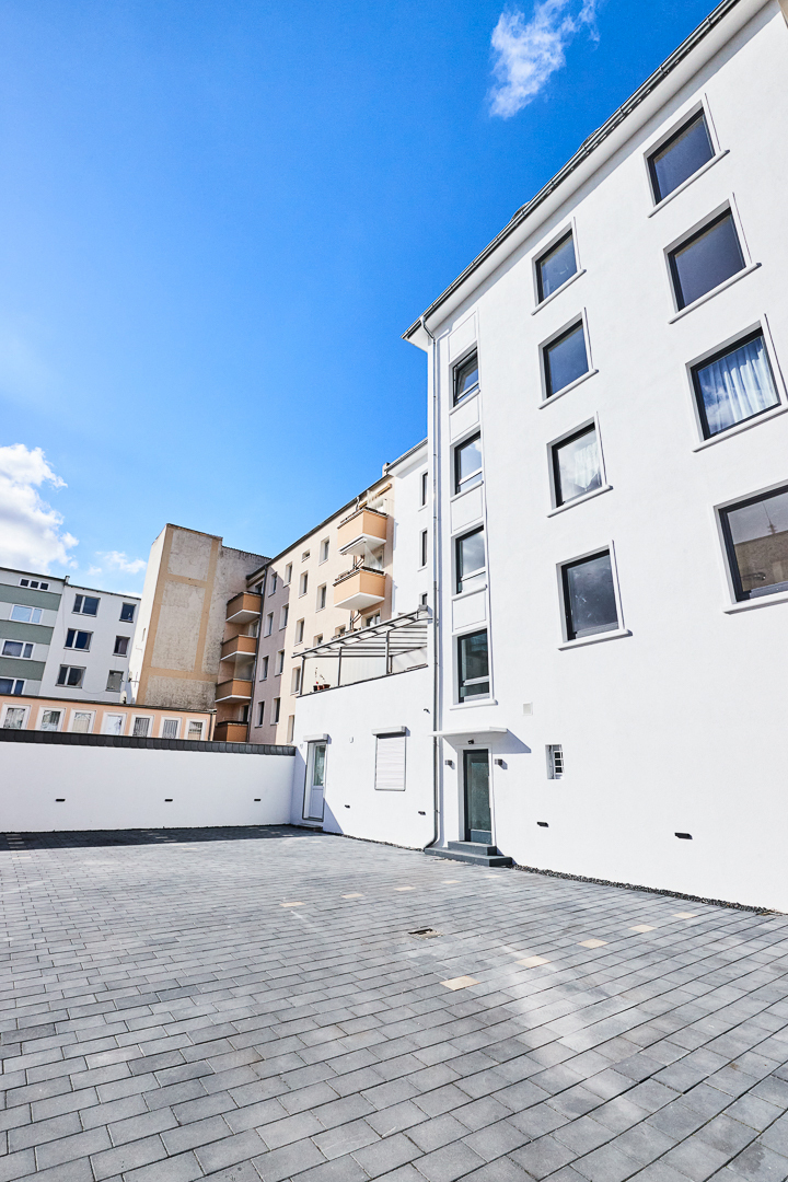 Hausansicht-Rück - **2-Zimmerwohnung mit Einbauküche** Erstbezug nach hochwertiger Sanierung