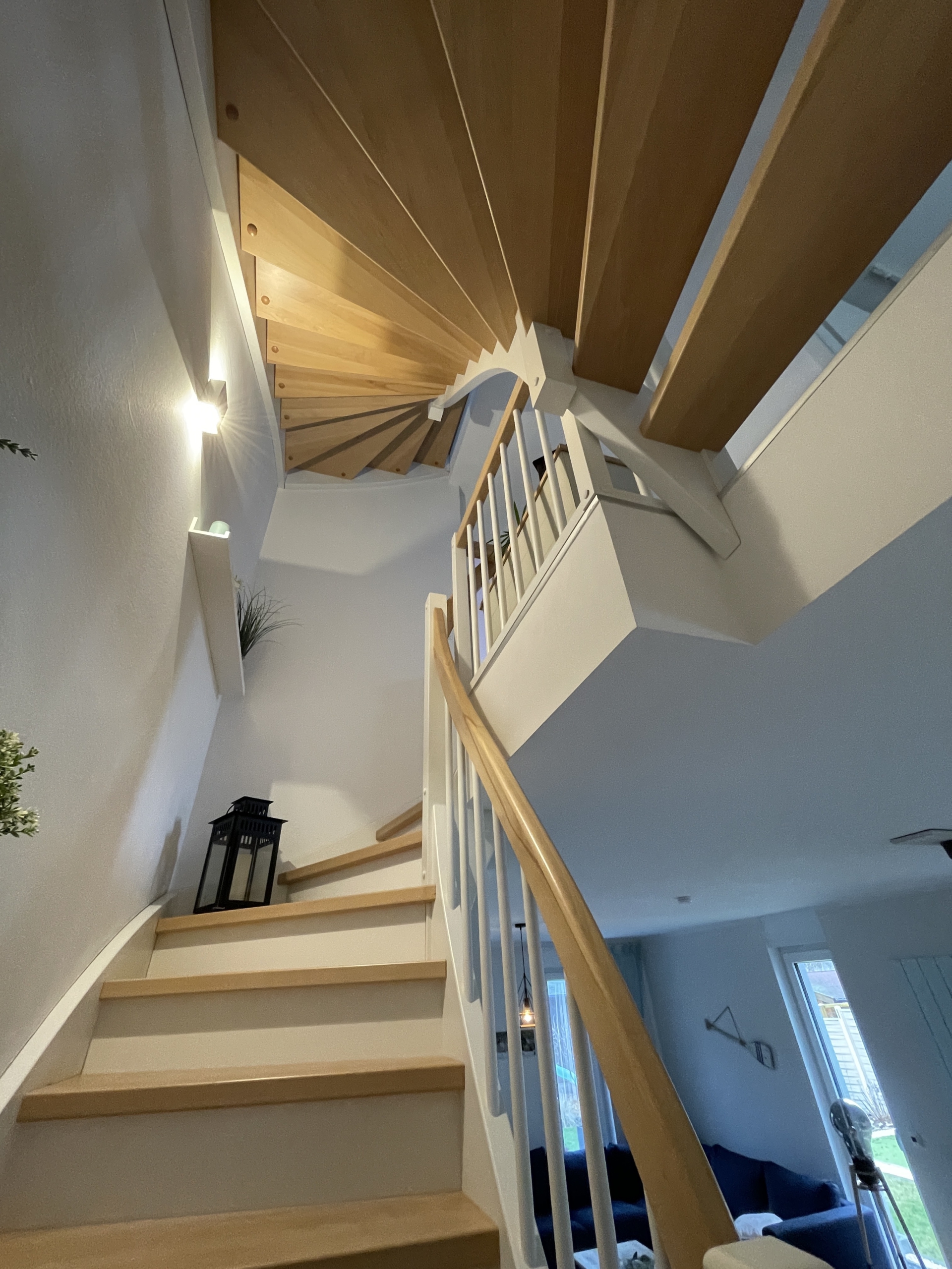 Treppe - *VERKAUFT*5-Zimmer Doppelhaushälfte mit 2-PKW Stellplätzen und idyllischem Garten