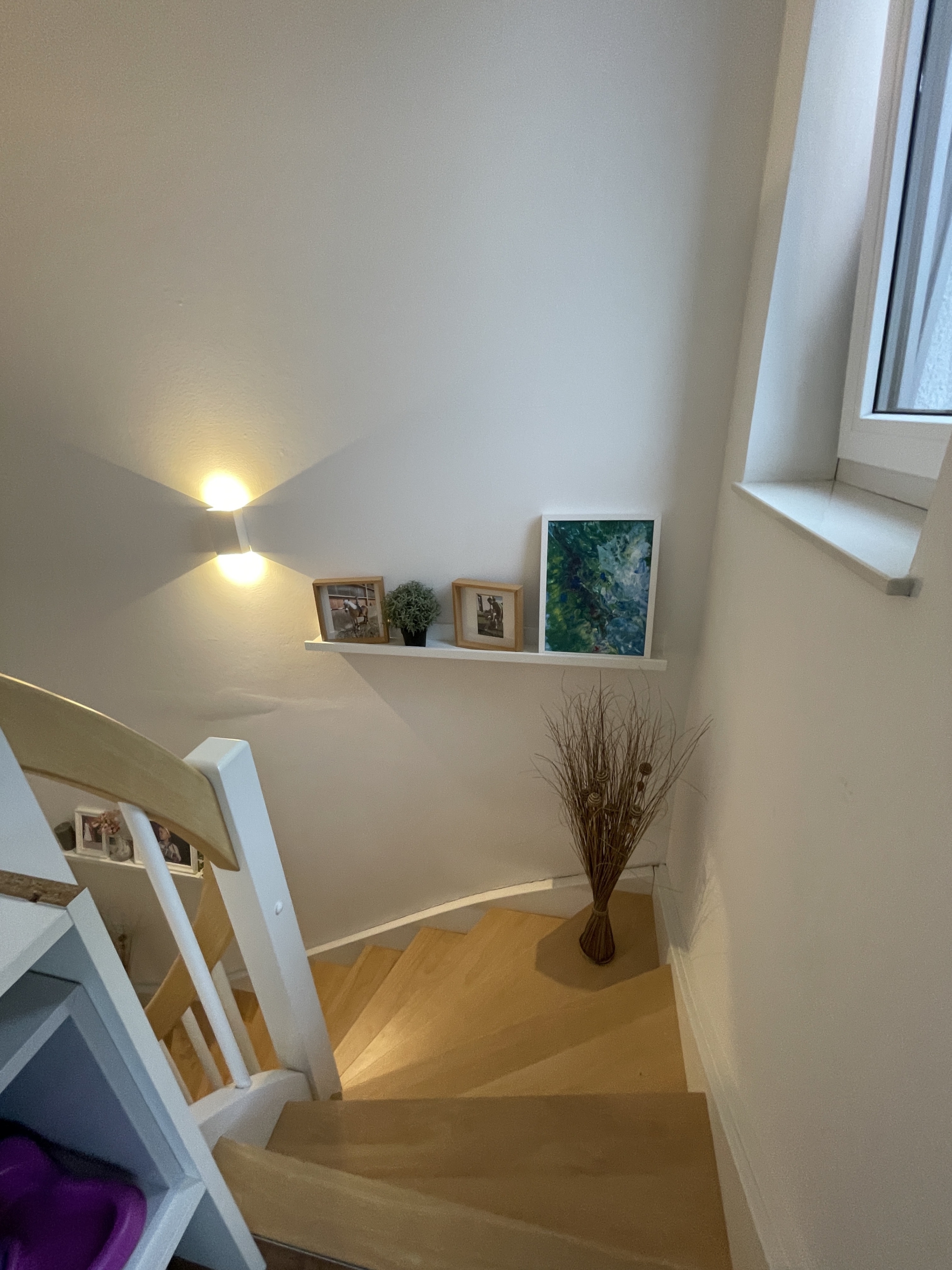 Treppe - *VERKAUFT*5-Zimmer Doppelhaushälfte mit 2-PKW Stellplätzen und idyllischem Garten