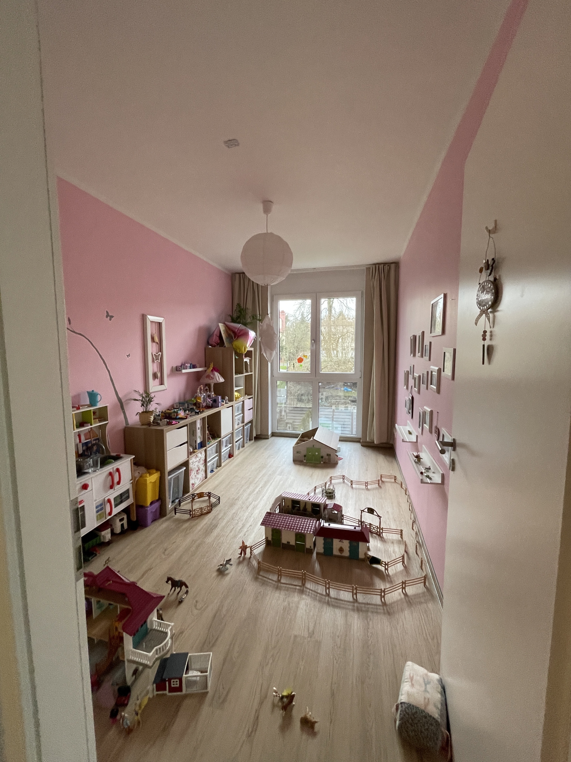 Kinderzimmer 2 - *VERKAUFT*5-Zimmer Doppelhaushälfte mit 2-PKW Stellplätzen und idyllischem Garten