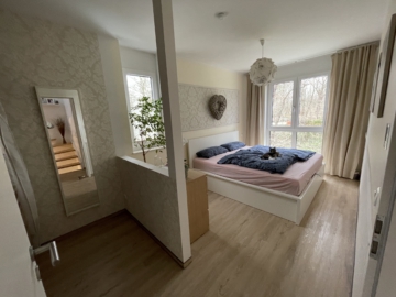 Schlafzimmer - *VERKAUFT*5-Zimmer Doppelhaushälfte mit 2-PKW Stellplätzen und idyllischem Garten