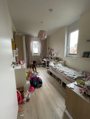 Kinderzimmer - *VERKAUFT*5-Zimmer Doppelhaushälfte mit 2-PKW Stellplätzen und idyllischem Garten