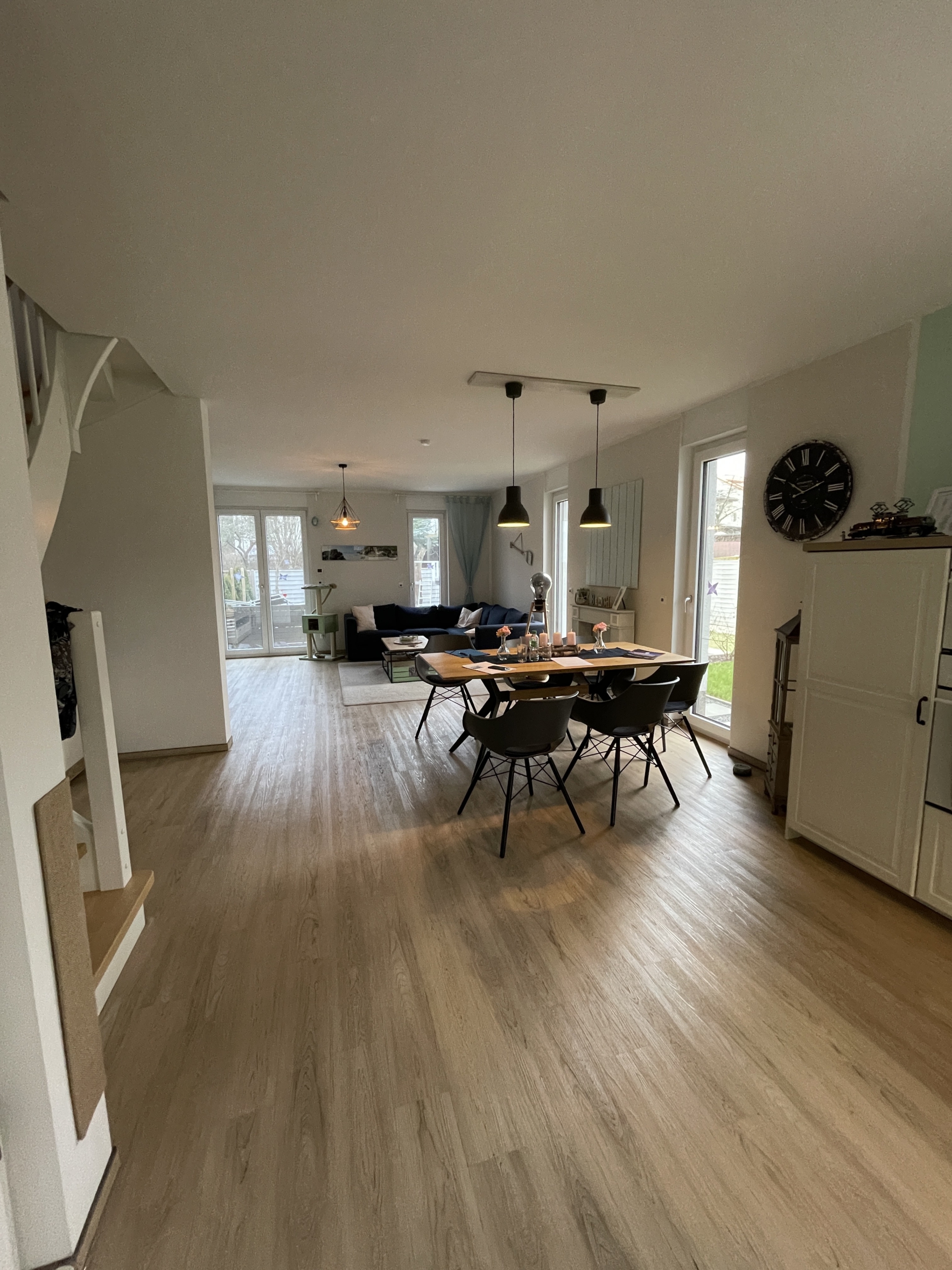 Wohn-Esszimmer - *VERKAUFT*5-Zimmer Doppelhaushälfte mit 2-PKW Stellplätzen und idyllischem Garten