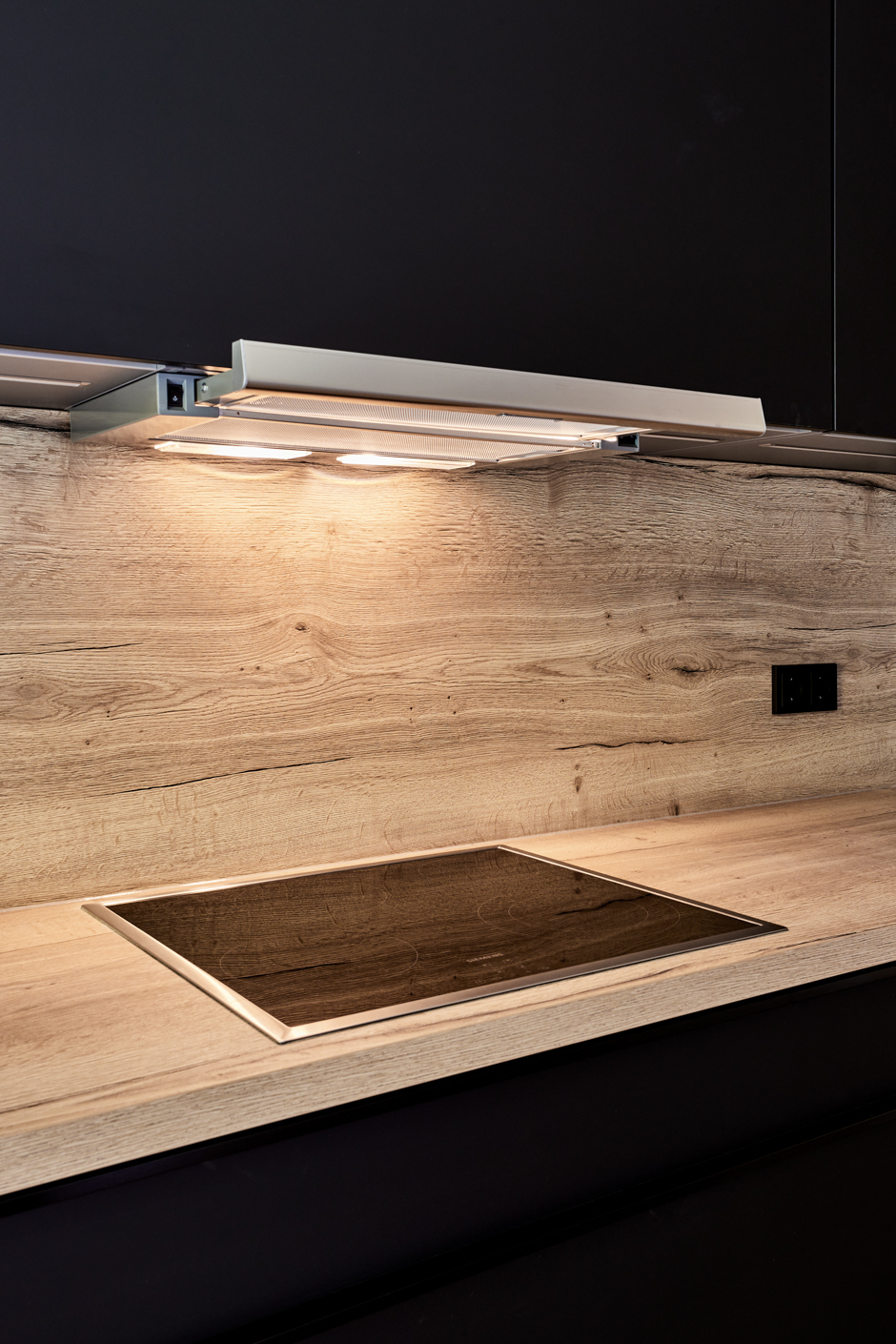 Küche-Detail- - **verkauft**Erstbezug nach Sanierung – 3 Zimmer mit Einbauküche, Balkon und höchster Ausstattung