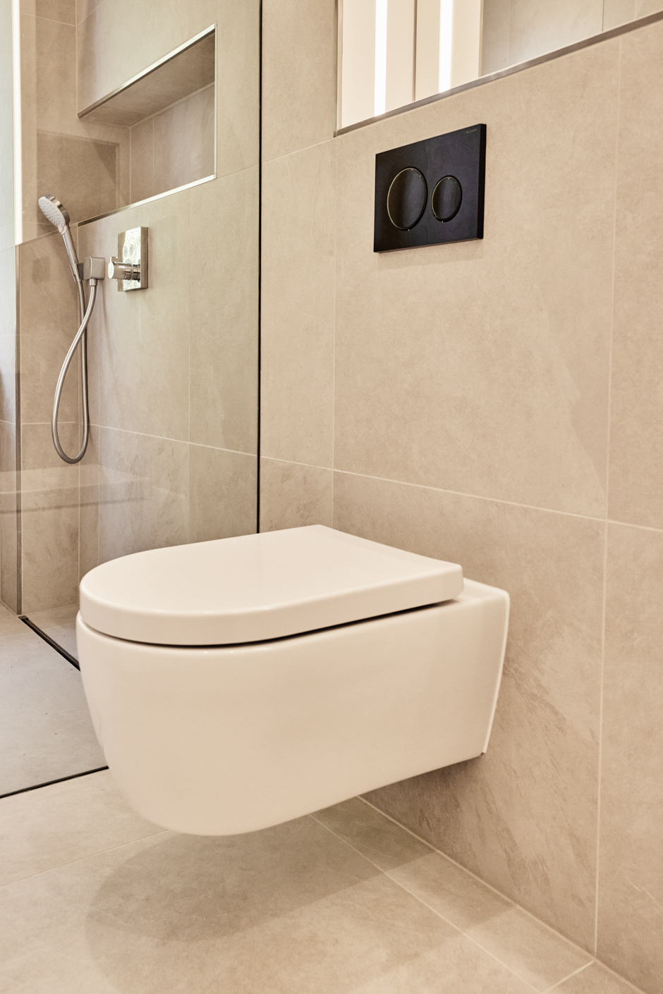 Badezimmer- Detail - **verkauft**Erstbezug nach Sanierung – 3 Zimmer mit Einbauküche, Balkon und höchster Ausstattung