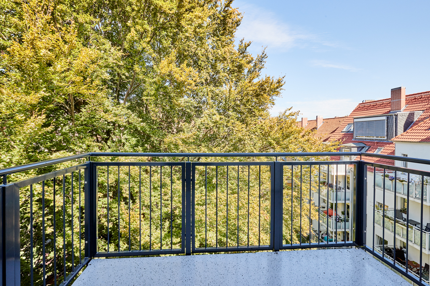 Balkon - **verkauft**Erstbezug nach Sanierung – 3 Zimmer mit Einbauküche, Balkon und höchster Ausstattung