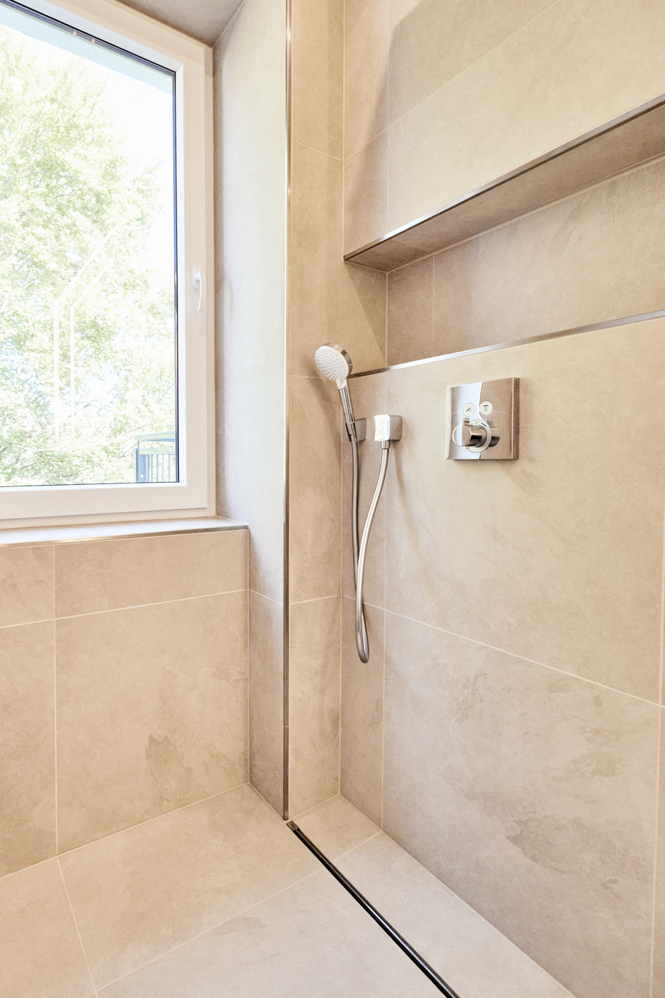 Badezimmer-Detail Grohe - **verkauft**Erstbezug nach Sanierung – 3 Zimmer mit Einbauküche, Balkon und höchster Ausstattung