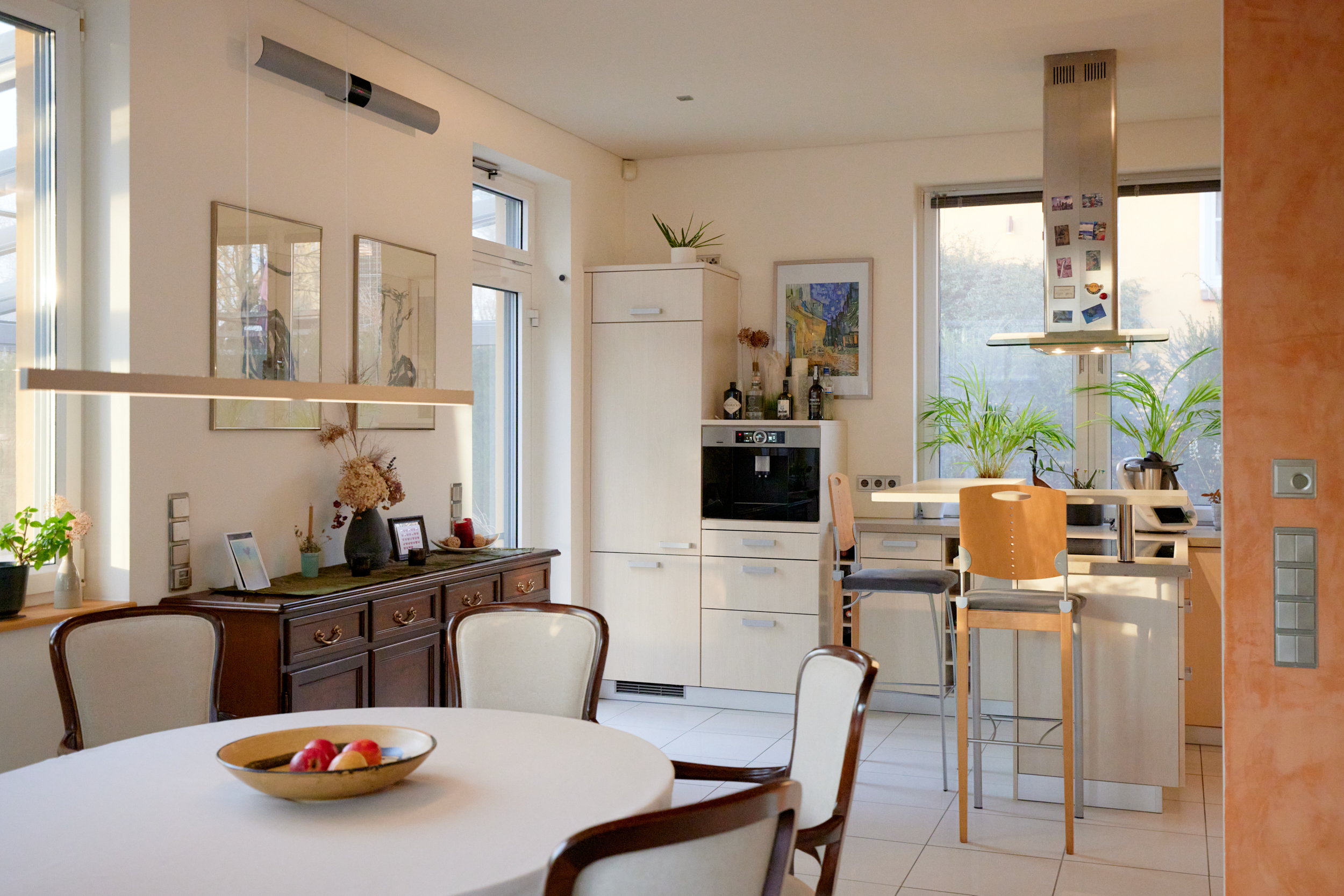 Essbereich - *Reserviert* Architektur trifft auf höchsten Komfort mit Saunahaus und Whirlpool