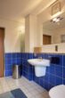 Architektur trifft auf höchsten Komfort mit Saunahaus und Whirlpool - Badezimmer Erdgeschoss_