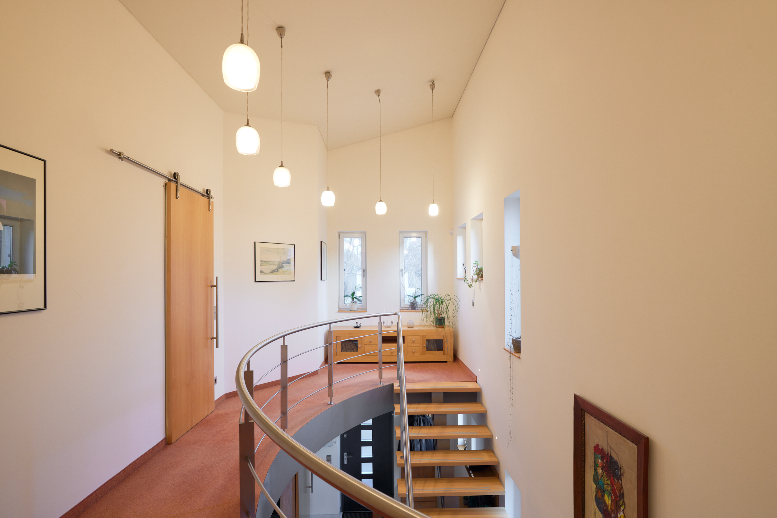 Flurbereich Obergeschoss - *Reserviert* Architektur trifft auf höchsten Komfort mit Saunahaus und Whirlpool