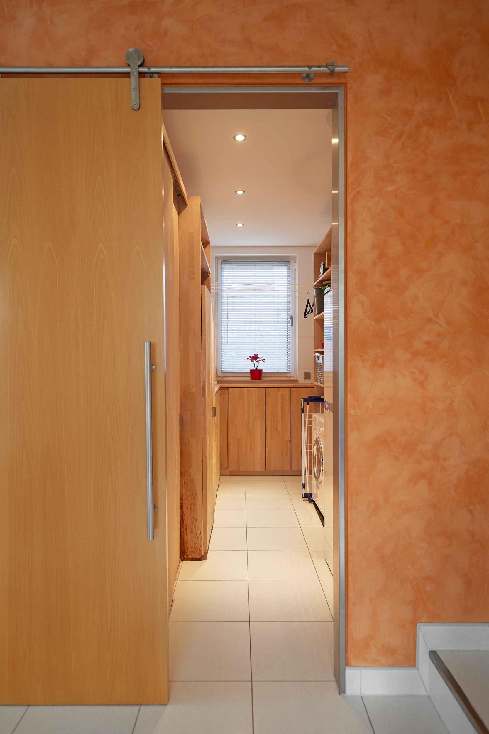 Hauswirtschaftsraum - *Reserviert* Architektur trifft auf höchsten Komfort mit Saunahaus und Whirlpool