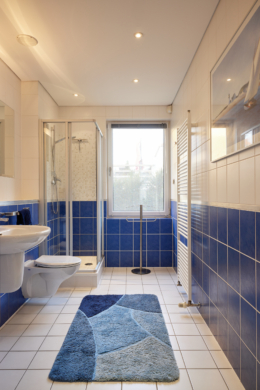 Badezimmer Erdgeschoss - *Reserviert* Architektur trifft auf höchsten Komfort mit Saunahaus und Whirlpool