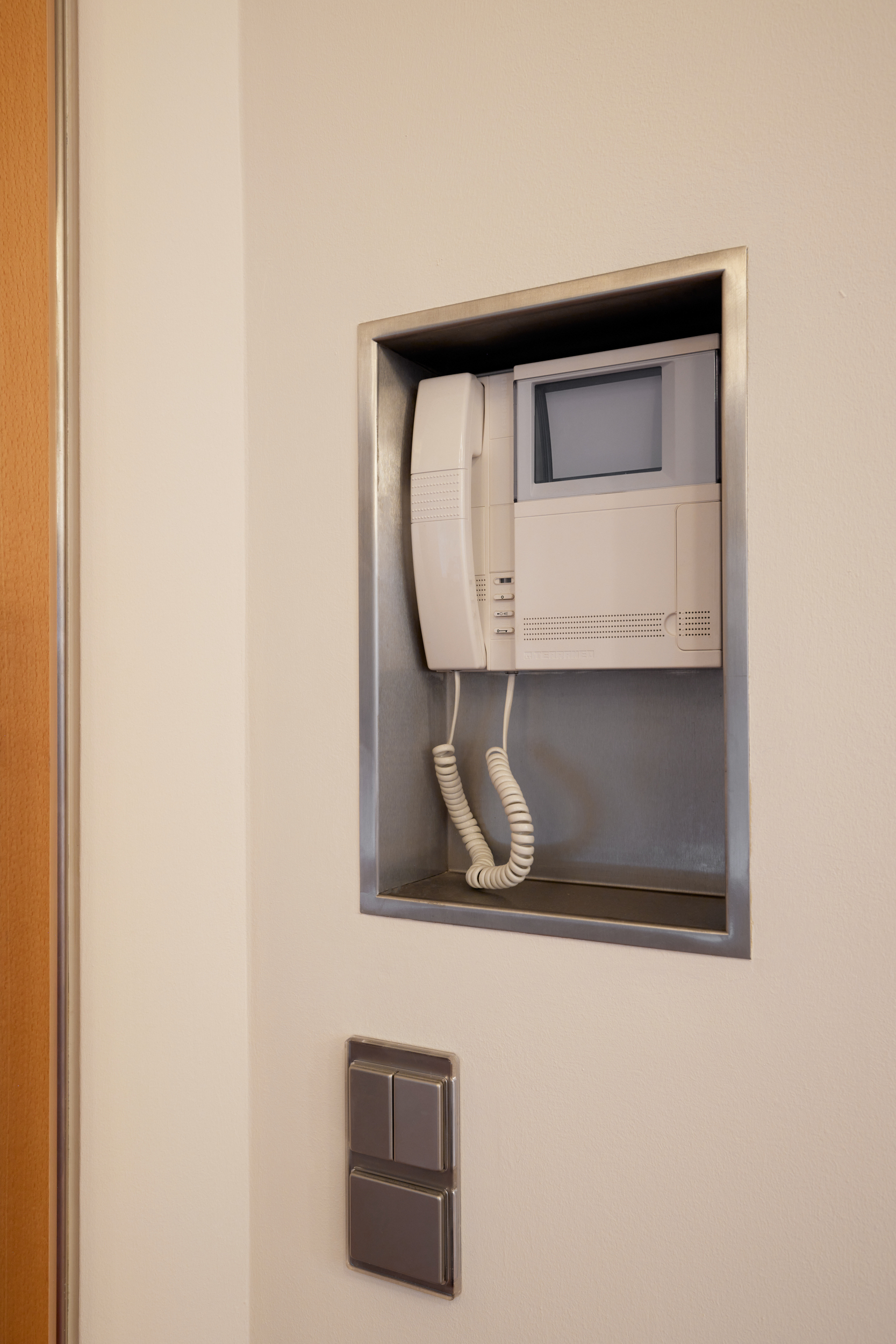 Video Gegensprechanlage - *Reserviert* Architektur trifft auf höchsten Komfort mit Saunahaus und Whirlpool