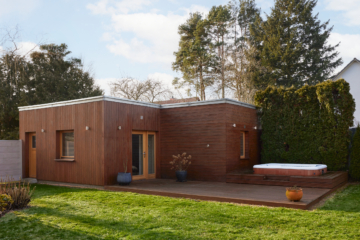 Saunahaus - *Reserviert* Architektur trifft auf höchsten Komfort mit Saunahaus und Whirlpool