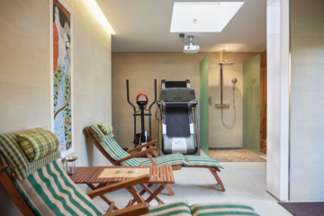 Vorraum Sauna_Sport - *Reserviert* Architektur trifft auf höchsten Komfort mit Saunahaus und Whirlpool