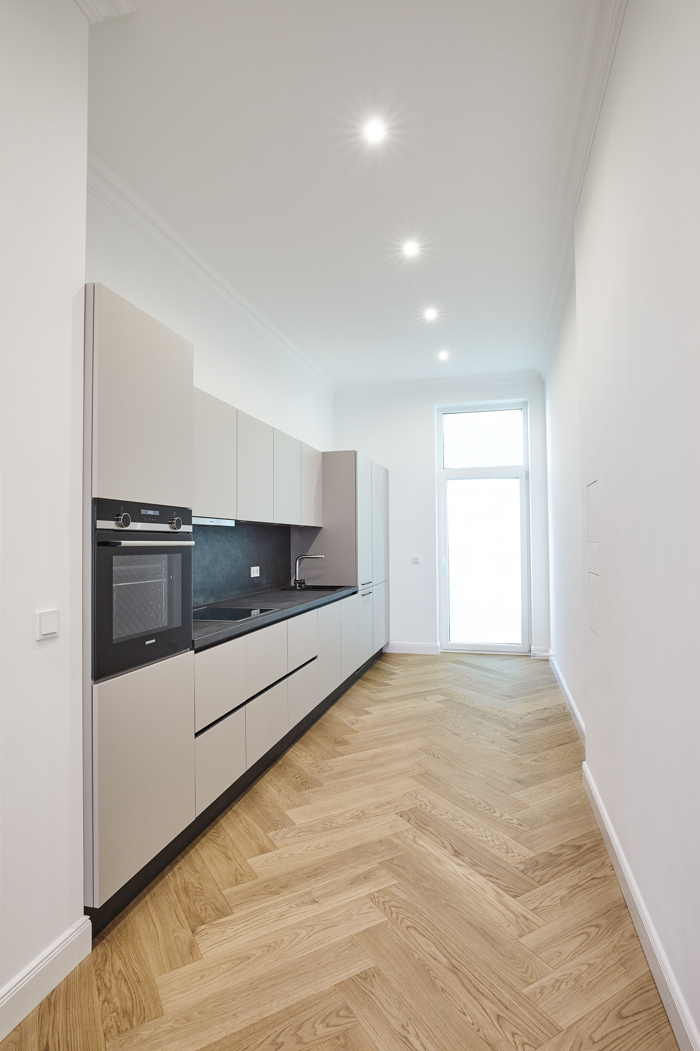 Einbauküche Muster - **Verkauft**Traumhafte 3-Zimmer Altbauwohnung mit zwei Balkonen und Gartenanteil in der List