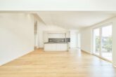 Besondere Ausstattung - Dachgeschosswohnung mit Fußbodenheizung und hohen Decken zum Erstbezug - Großes Wohn-Esszimmer